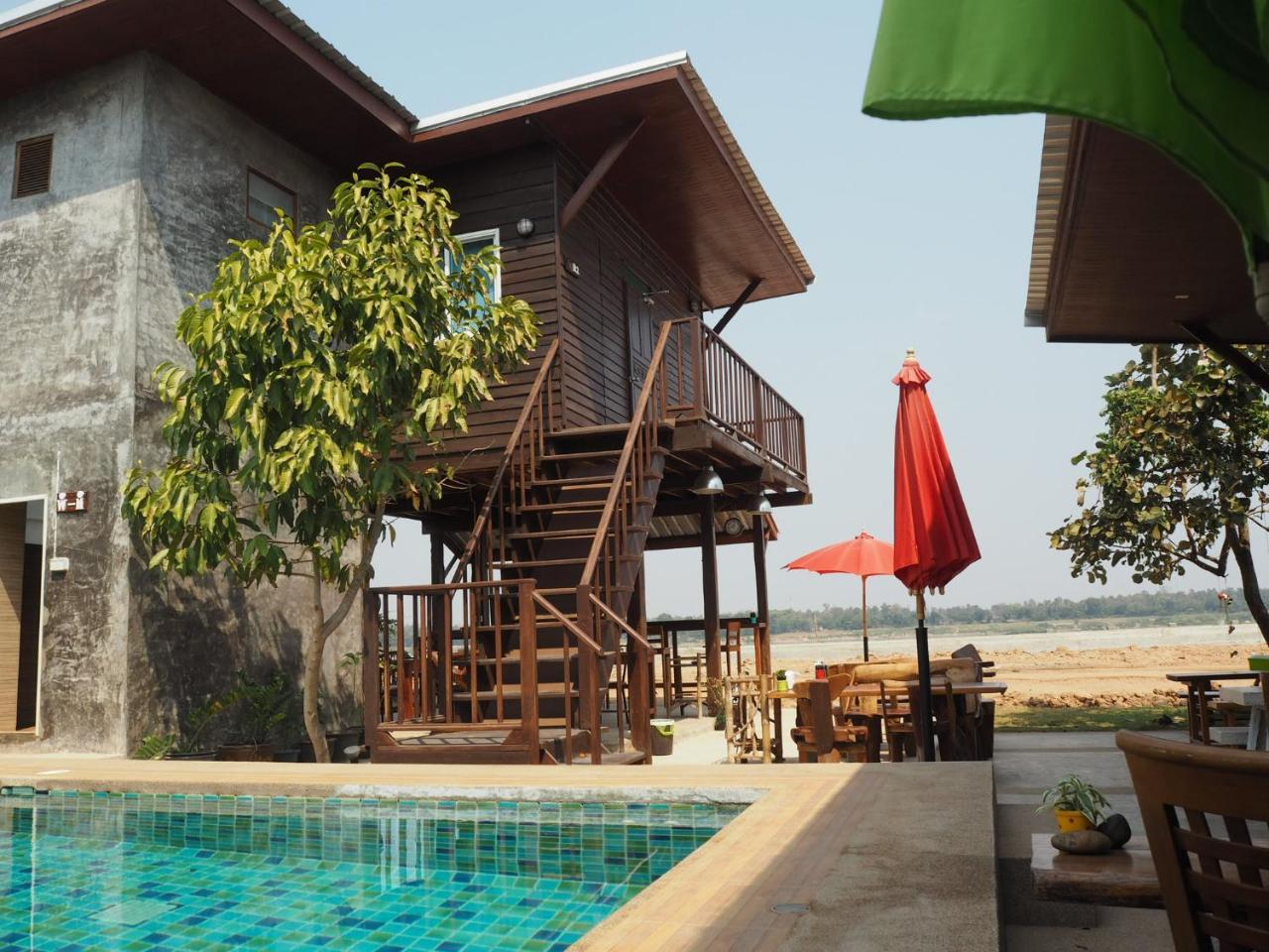 Nawiengkaeriverview Resort Mukdahan Exterior foto